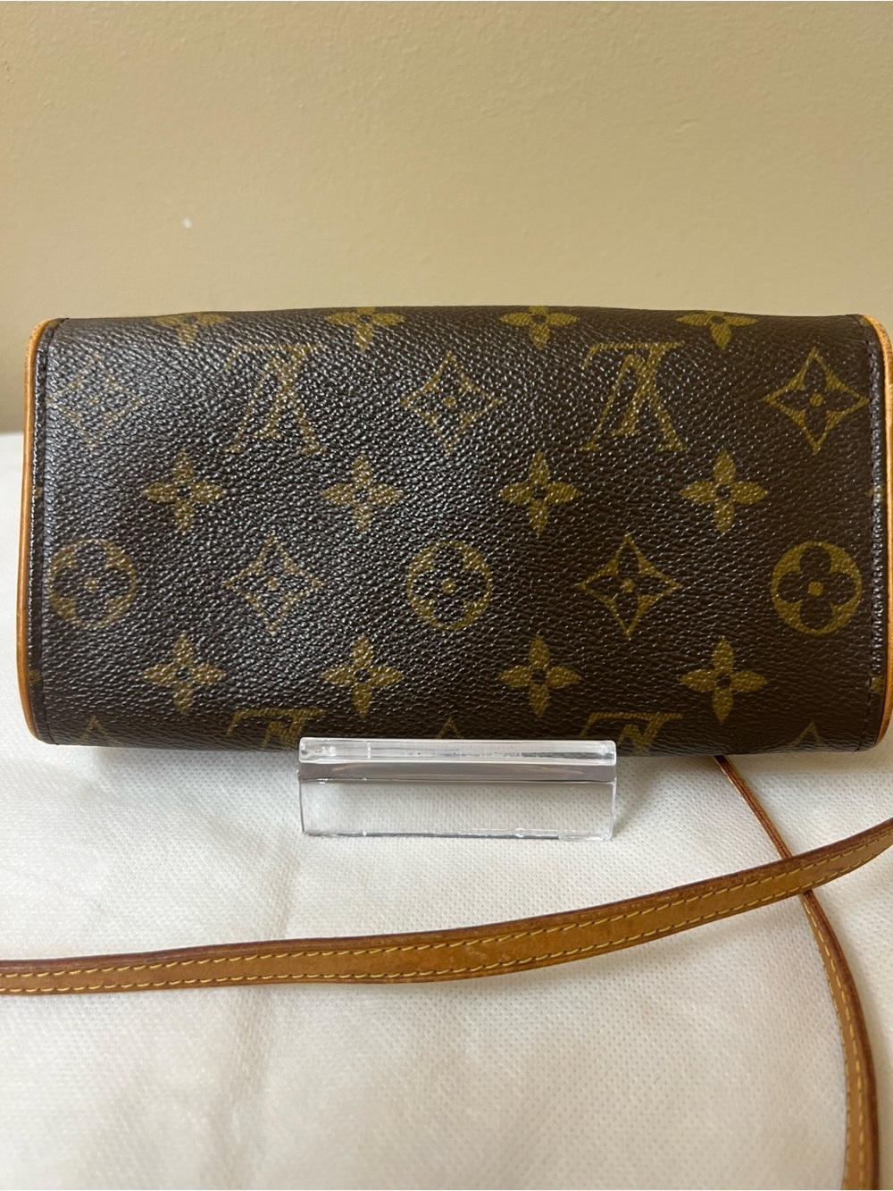 Louis Vuitton Authentic Monogram Crossbody EUC - Picture 5 of 13